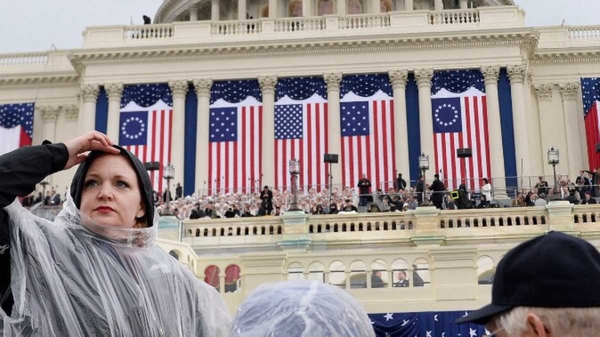 Immagine di Comincia l'èra Trump, i sopravvissuti di Rigopiano e il calcio islandese. Di cosa parlare stasera a cena