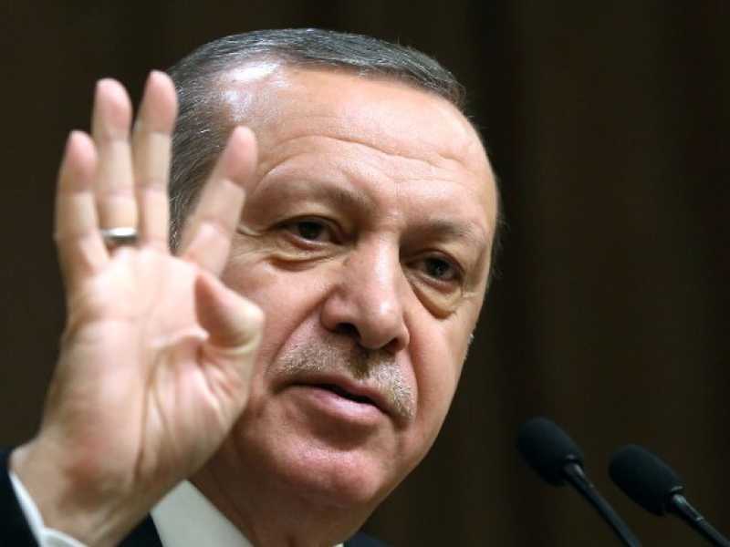Terremoto in Centro Italia, i super poteri di Erdogan e le auto volanti. Di cosa parlare stasera a cena