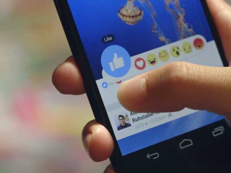 Il buco nero di Roma, la terza Intifada e i nuovi "Mi piace" su Facebook. Di cosa parlare stasera a cena