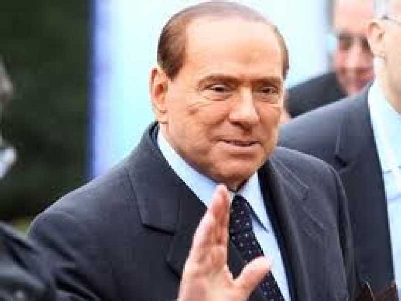 Berlusconi: "Se Monti si candidasse diventerebbe solo un piccolo protagonista della politica"