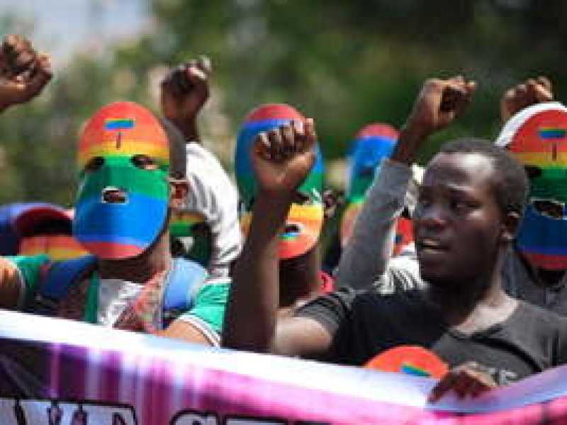 Le leggi anti-gay africane fanno schifo, ma la risposta occidentale fa ridere