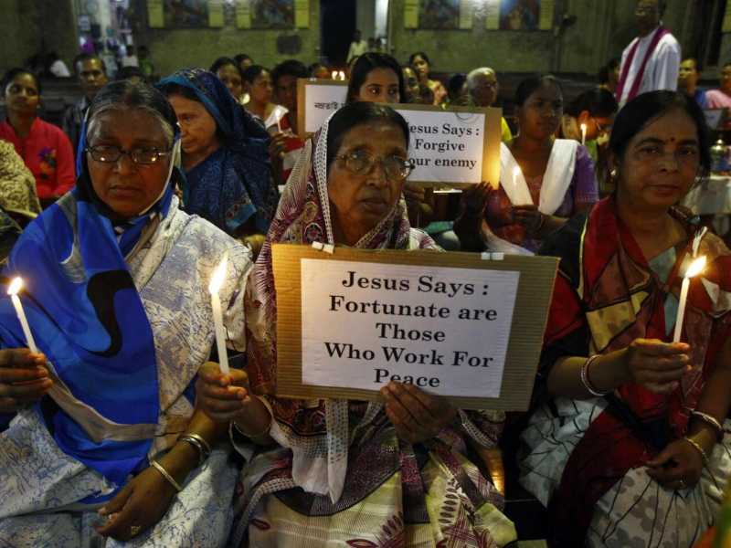 India, protesta per solidarietà con la suora violentata a Kolkata (foto LaPresse)