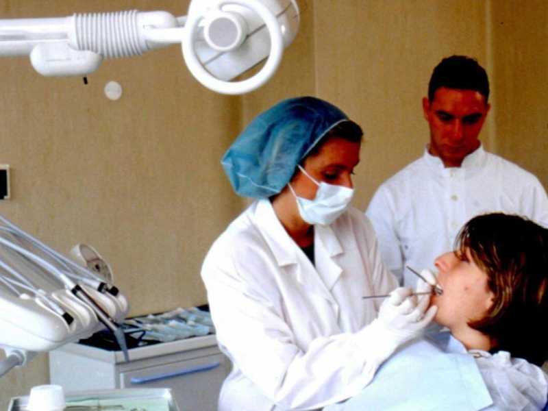 Seguire la pista dentisti per individuare le carie del ddl Concorrenza