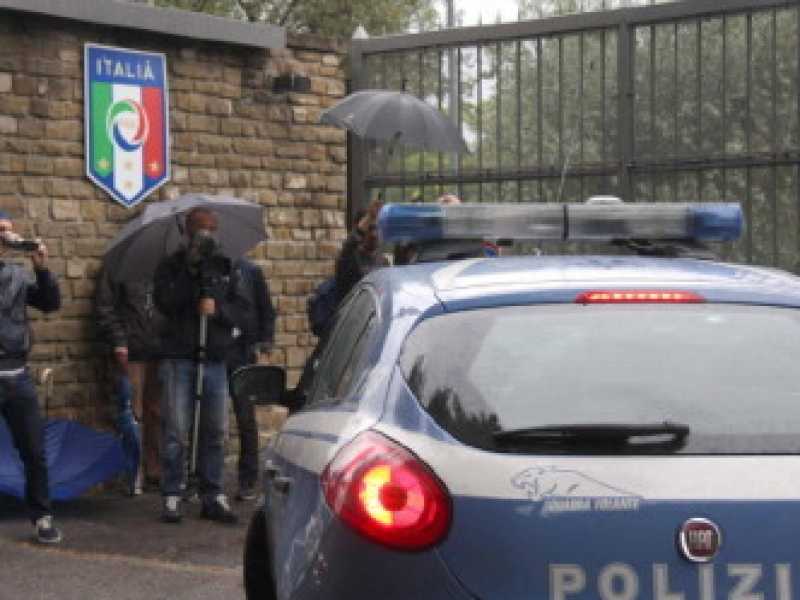 La giustizia spettacolo scende in campo, ma il calcio è marcio come noi
