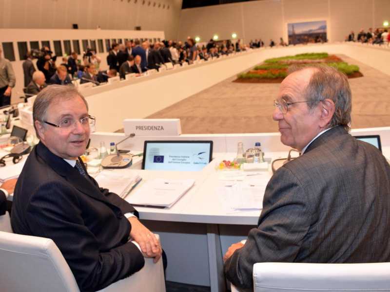 Ignazio Visco, presidente della Banca d'Italia, con il ministro dell'Economia Pier Carlo Padoan (foto LaPresse)