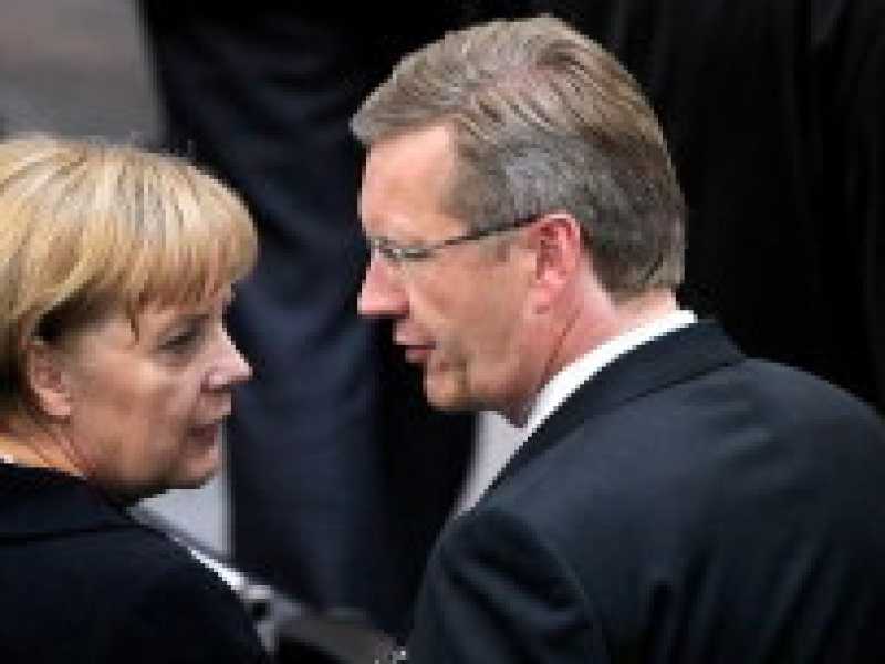 Merkel non viene, ha da fare i compiti a casa