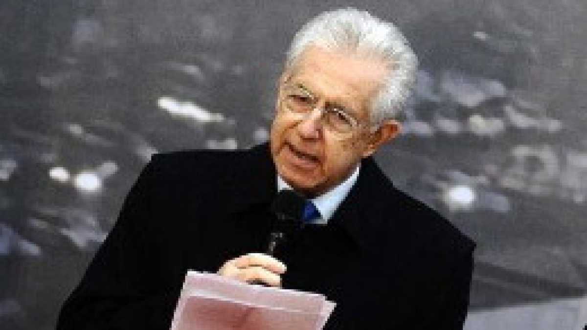 Immagine di Monti contro Berlusconi: "Illuse anche me, il Cav. è un pifferaio"