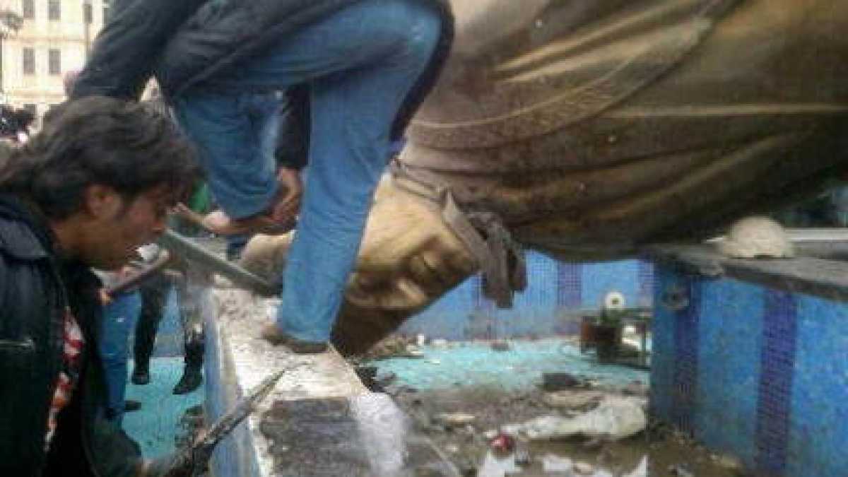 Immagine di Cadono le statue del Baath 2003-2013