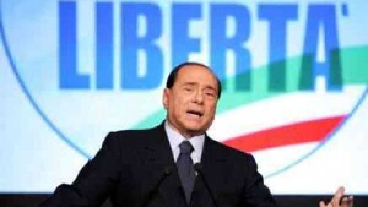 Immagine di La bramosia del Cav. per la sua piazza (fosse pure una volta al mese)