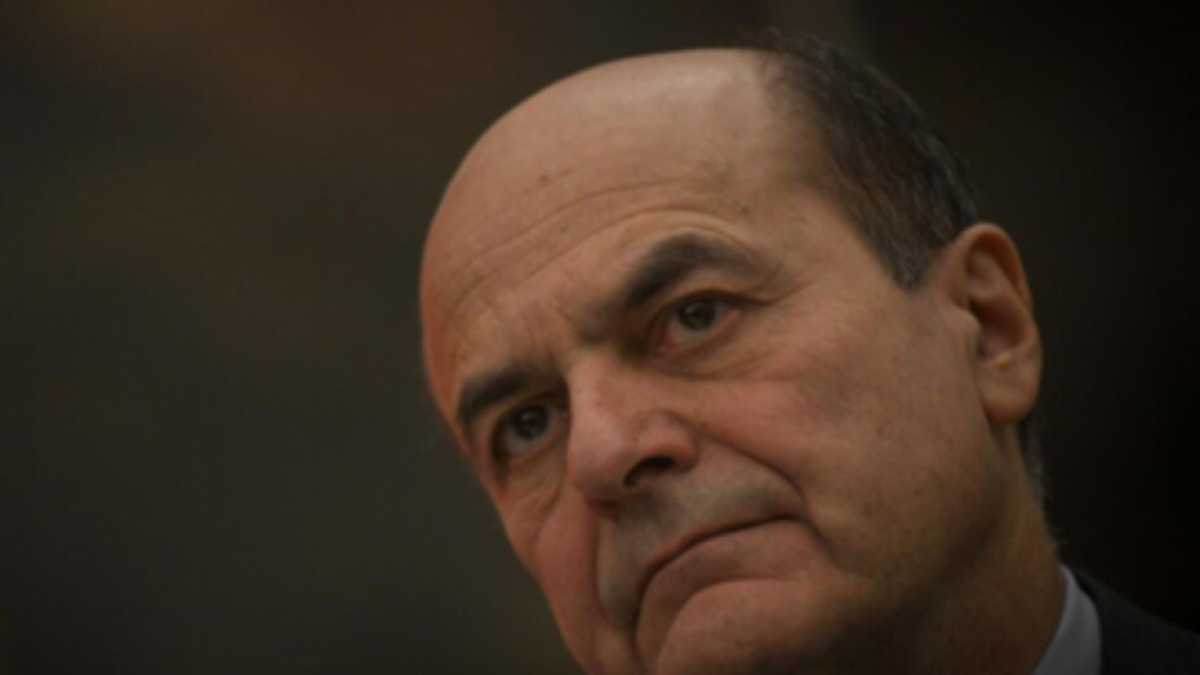 Immagine di Bersani, il malore e l'attesa