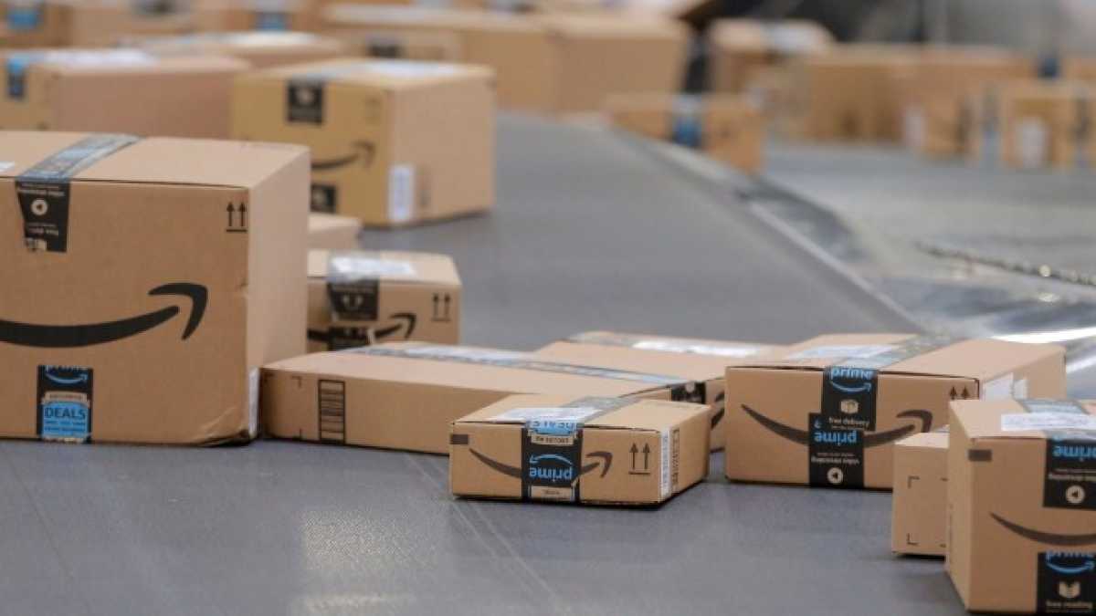 Immagine di Agcom diffida Amazon e Putin si candida per il quarto mandato. Le notizie del giorno, in breve
