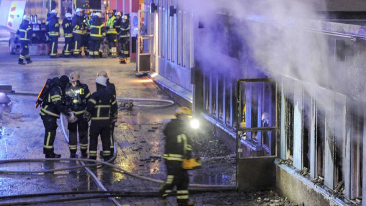 Immagine di Tre moschee bruciate in una settimana, il modello svedese finisce in crisi