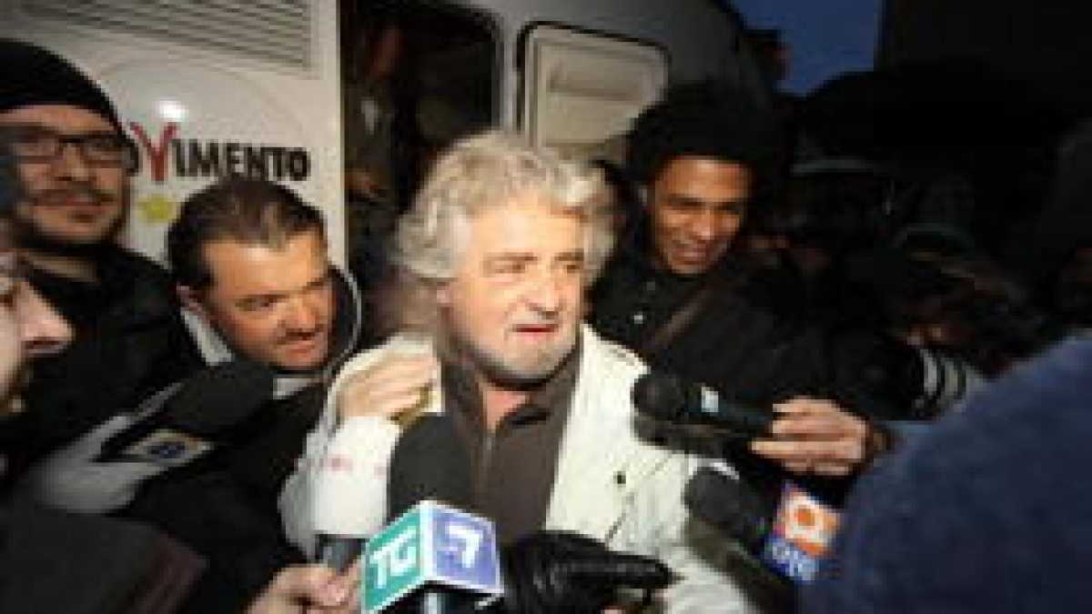 Immagine di Maledetta canzonetta, i grillini vogliono l’inno cupo e Grillo cattivo