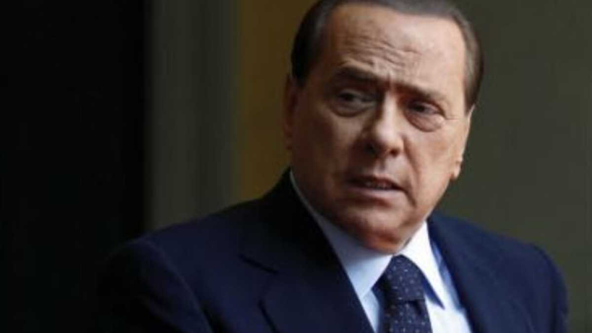 Immagine di Il salotto snob spera di spartirsi le spoglie di Berlusconi