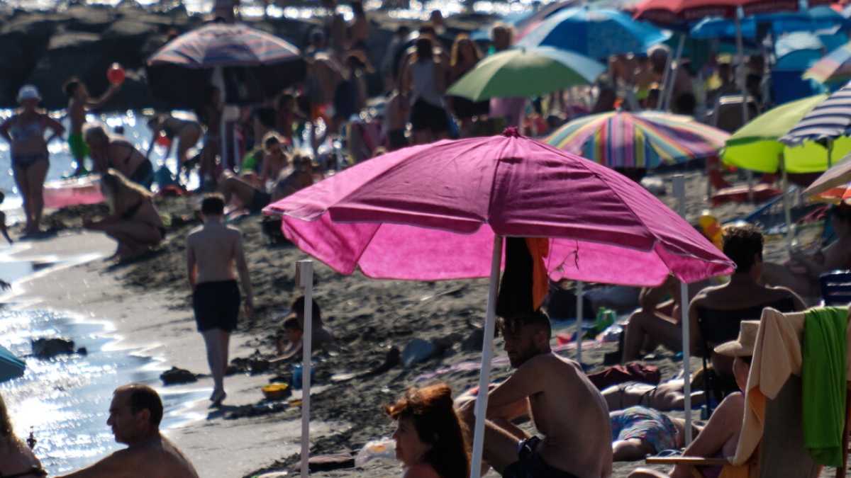 Immagine di Come fanno gli italiani, senza soldi e lavoro, ad andare in vacanza?