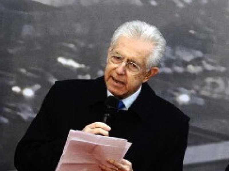 Monti contro Berlusconi: "Illuse anche me, il Cav. è un pifferaio"