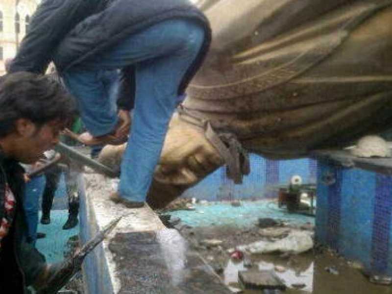 Cadono le statue del Baath 2003-2013