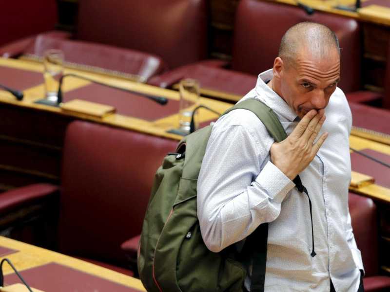 Grecia verso il voto, Crocetta nella bufera e l'hotel dei robot. Di cosa parlare stasera a cena