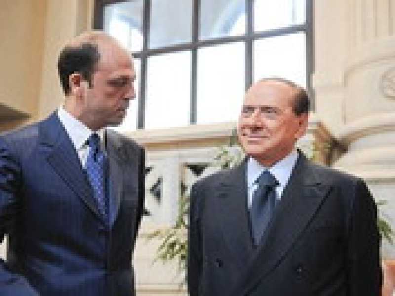 Un Pdl da rianimare e un Cav. stufo. Sommario della decomposizione