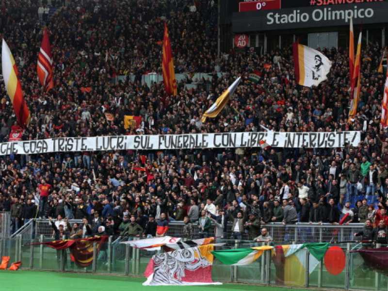 Quello striscione la Vecchia guardia non l'avrebbe mai esposto