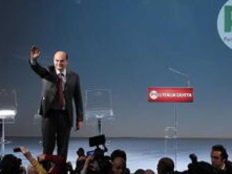 Bersani: "Non staremo in una campagna elettorale fatta di cabaret"