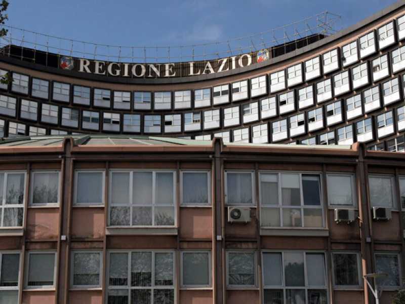 Le inchieste, gli sprechi e il disastro della riforma del Titolo V