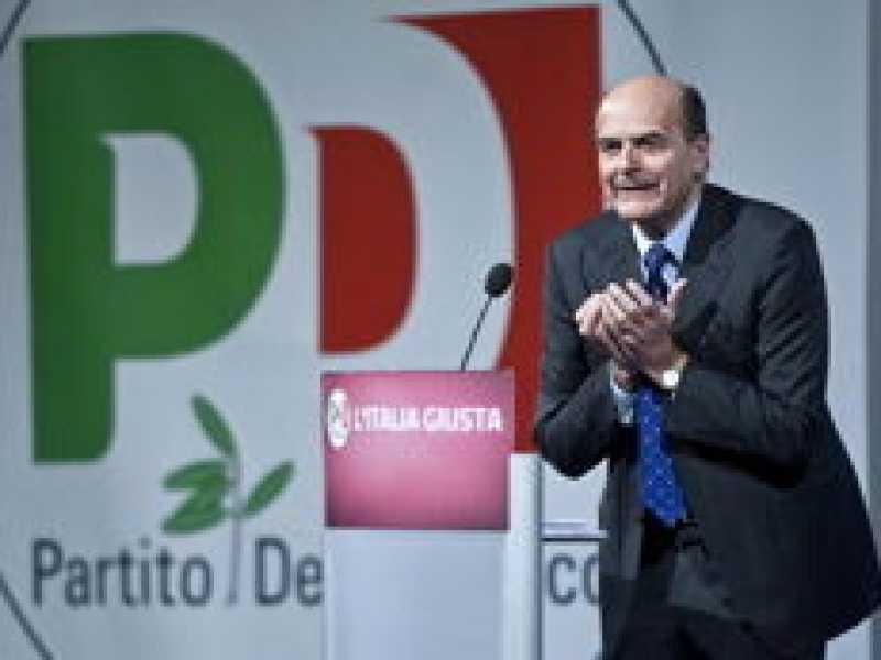 Il Pd stordito spera nella clemenza di Napolitano ma si consegna a Grillo