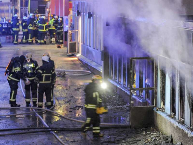 Tre moschee bruciate in una settimana, il modello svedese finisce in crisi