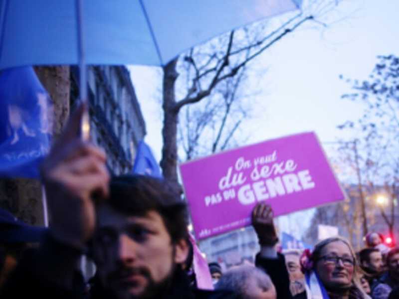 Laici e non in piazza contro la legge sull’omofobia. Vescovi non pervenuti