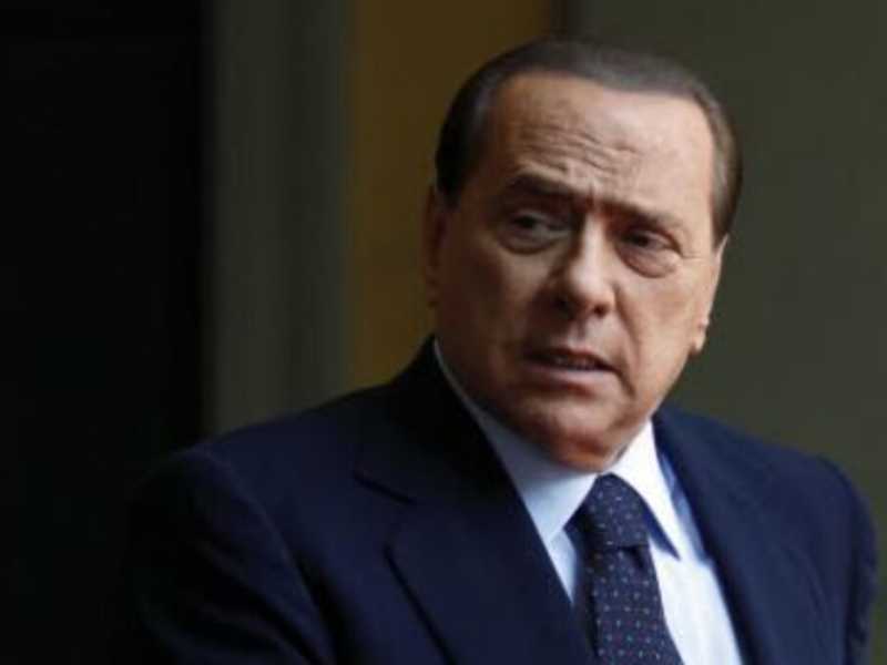 Il salotto snob spera di spartirsi le spoglie di Berlusconi