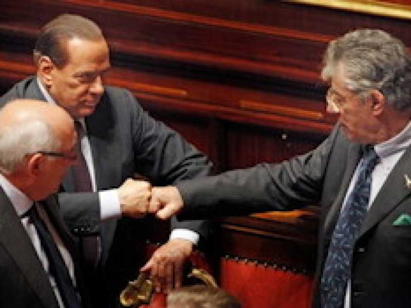 Ecco le richieste di Bossi per restare alleato del Cav.