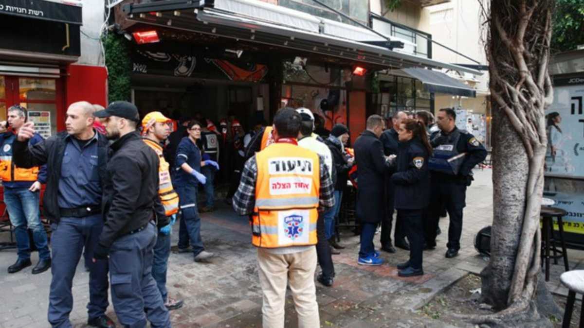 Immagine di Sparatoria a Tel Aviv: 2 morti e 8 feriti. La polizia cerca un arabo-israeliano