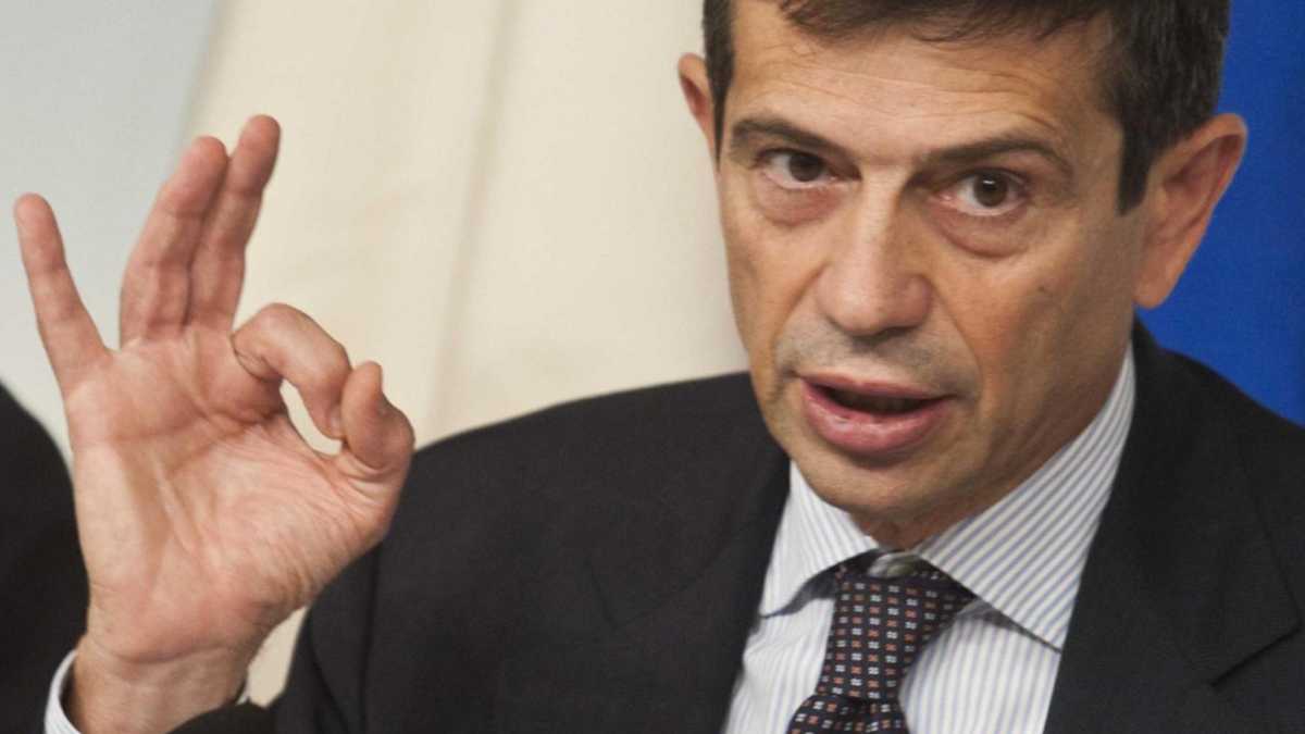 Immagine di Alitalia, Lupi fiducioso: "Entro pochi giorni e si arriverà ad una soluzione definitiva"