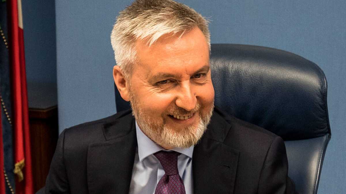 Immagine di Così Guerini vuole togliere spazio a Renzi e Calenda, sabotando il piano di Bettini