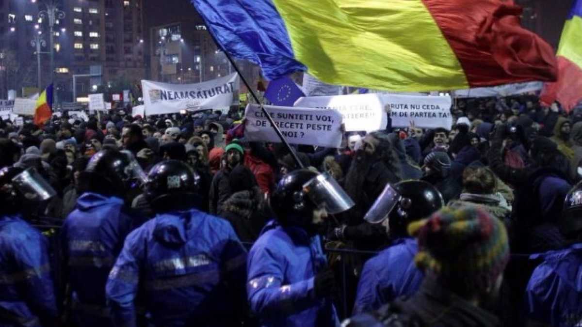 Immagine di Lo spread oltre i 200 punti e le proteste in Romania. Le notizie del giorno, in breve