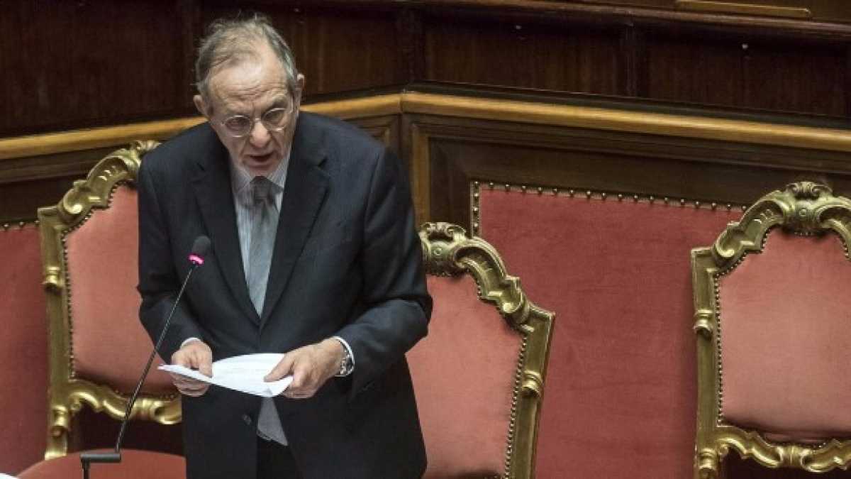 Immagine di Gli impegni di Padoan e la difesa di Weidmann. Le notizie del giorno in breve
