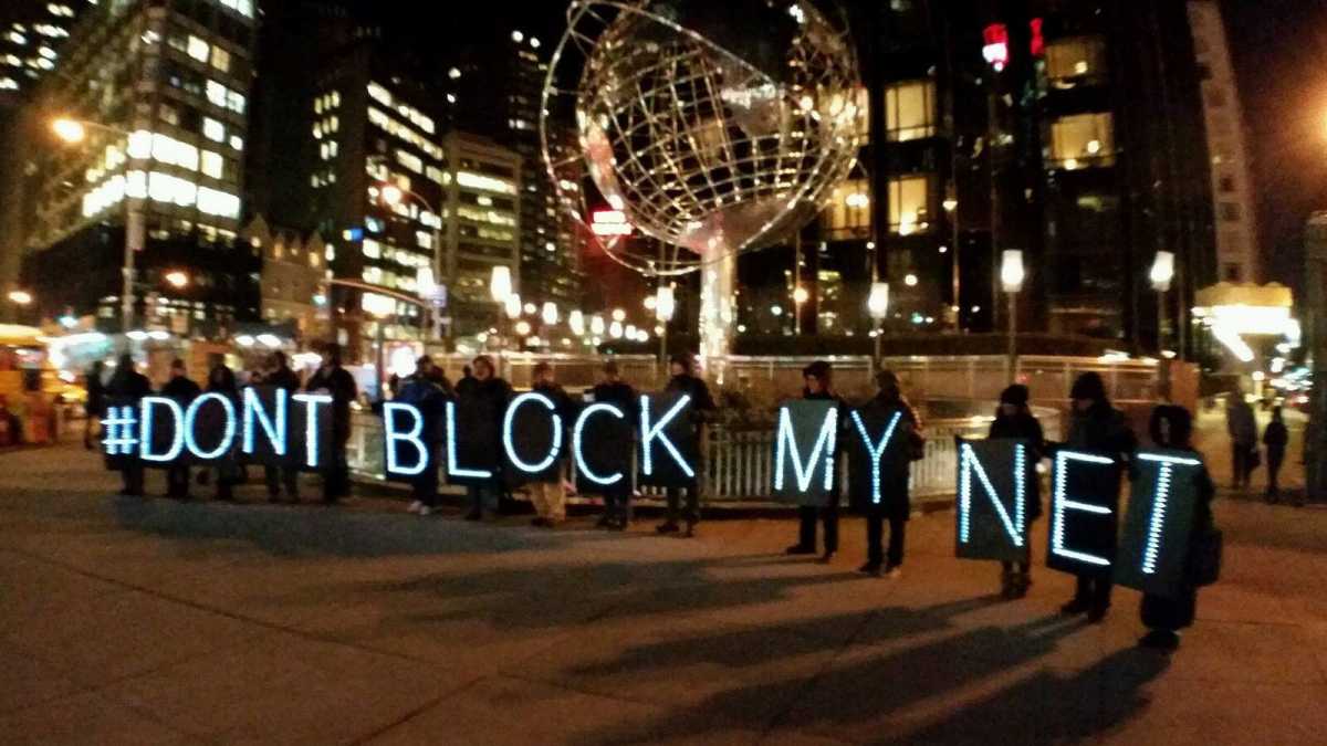 Immagine di Gentiloni a Visegrad e la fine della net neutrality in America. Le notizie del giorno, in breve
