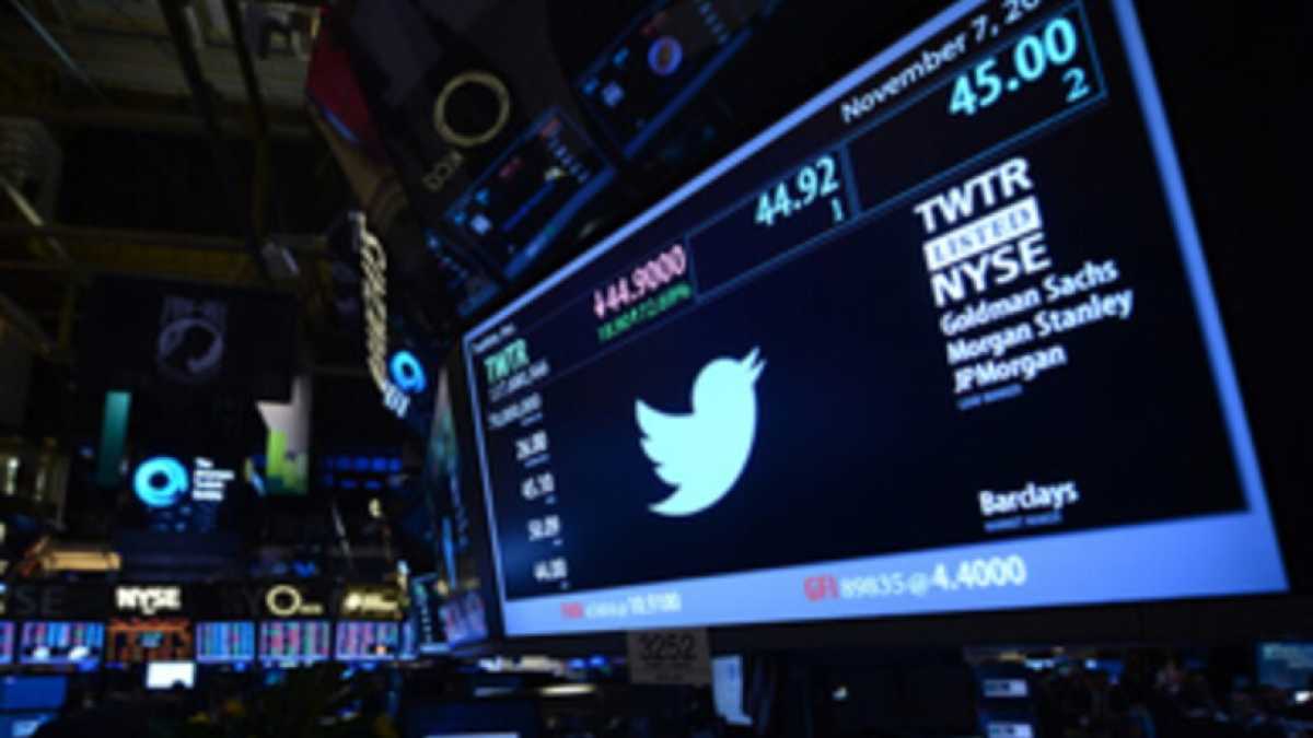 Immagine di Twitter andrà meglio di Facebook a Wall Street, ma il social network di Zuckerberg è ancora il posto ideale per vendere prodotti