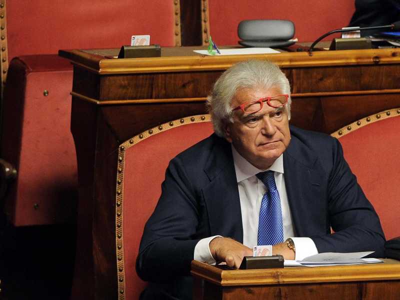 Se fare politica sia un reato