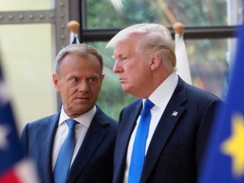 Donald Trump e Donald Tusk oggi a Bruxelles (foto LaPresse)