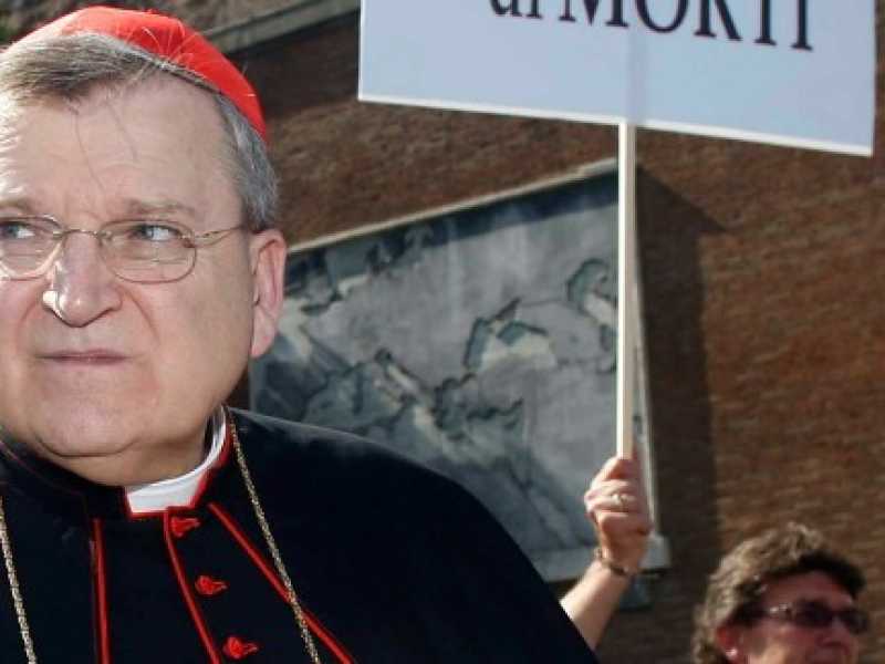 Il Cardinale Raymond Leo Burke (foto LaPresse)