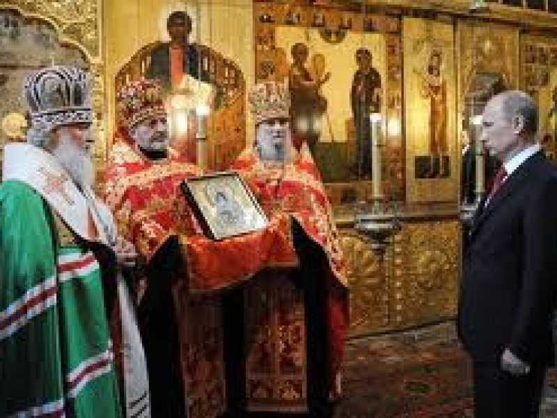 Il cristianesimo tiene la Russia unita, dice il cesaropapista Putin