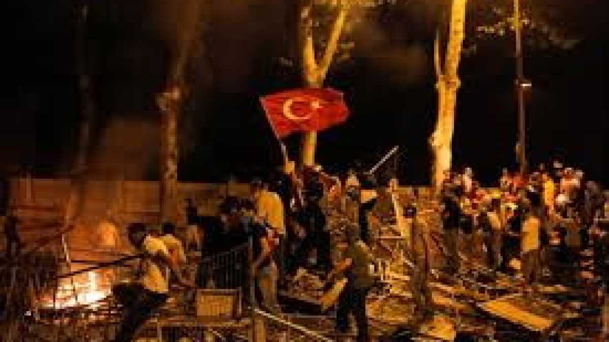 Immagine di “Battersi per i propri diritti” è la colla della piazza turca