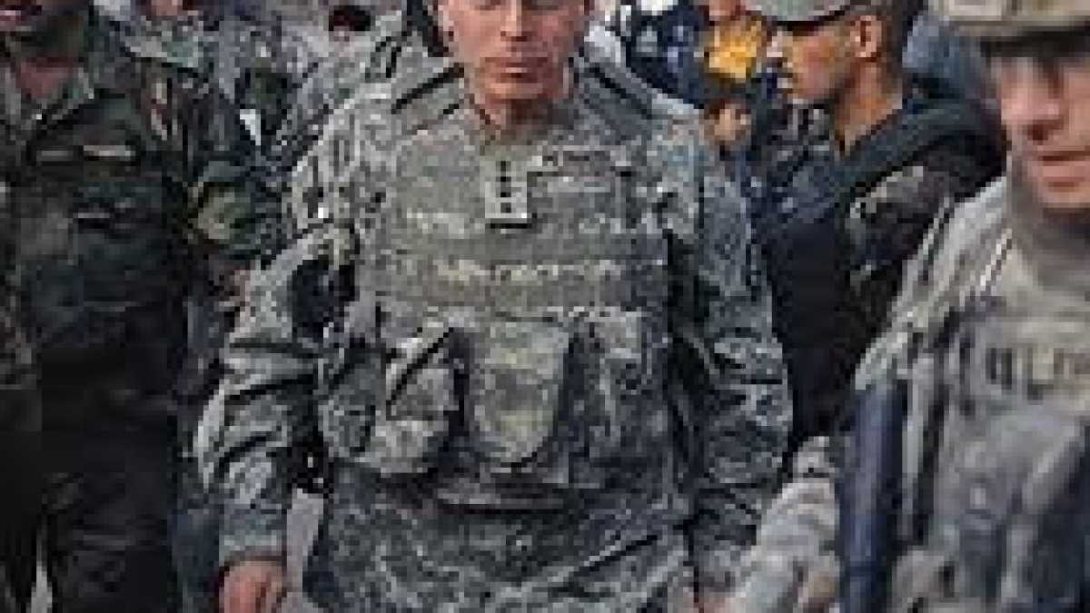 Immagine di Richiamate Petraeus