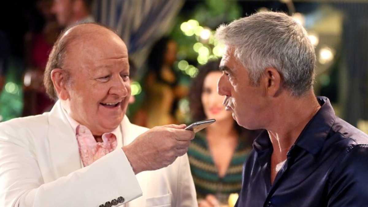 Immagine di Il referendum di Erdogan, Mps di stato e il cinepanettone. Di cosa parlare stasera a cena