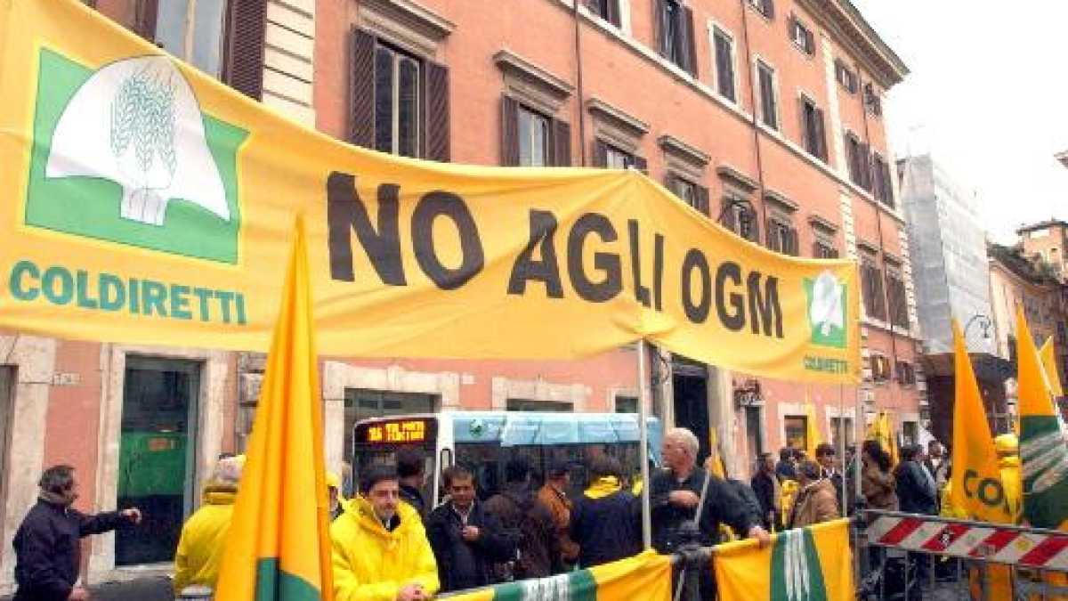 Immagine di Perché lo yogurt dovrebbe spaventarci più di un Ogm. Libro da leggere