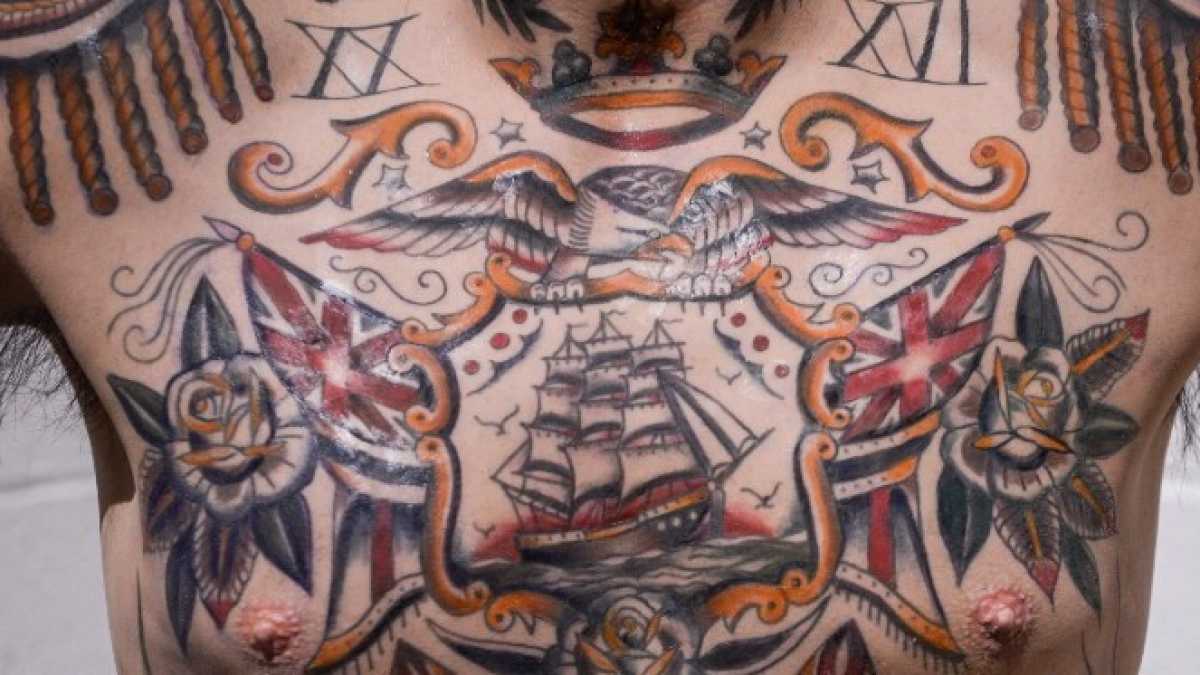 Immagine di Hacker scatenati, la multa Ue a Google e i tatuaggi fai da te. Di cosa parlare stasera a cena