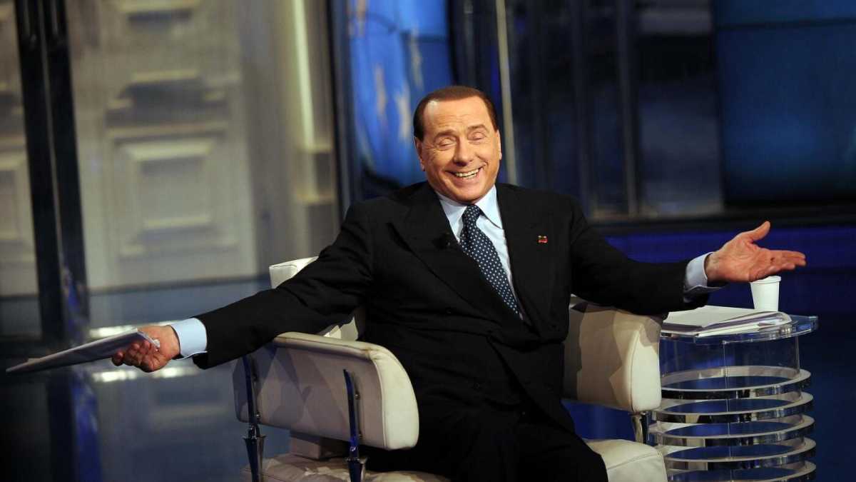 Immagine di Cara grazia, ma il Cav. ci pensa