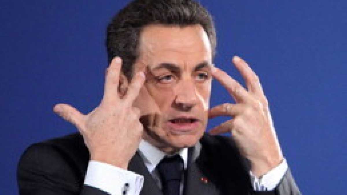 Immagine di Sarko vuole le nozze gay. Anzi, no