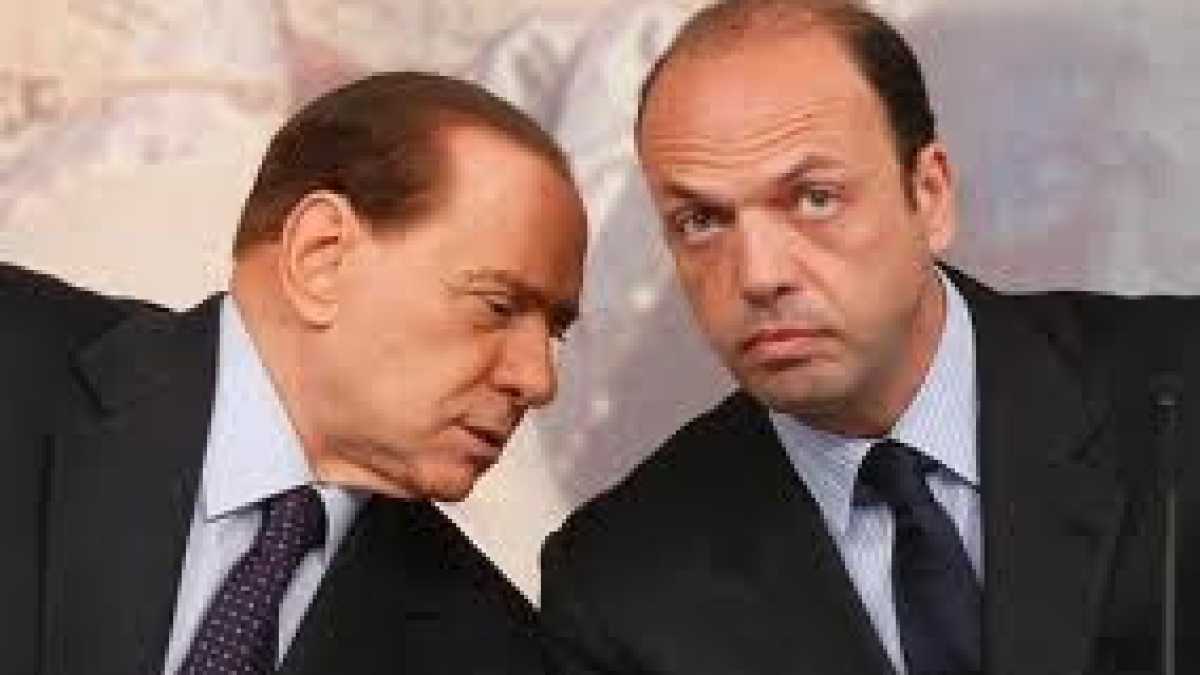 Immagine di Sulle primarie del Pdl cala una nebbia fitta alimentata dal Cav.